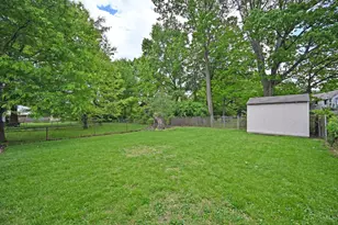 27 Andover Rd, Green Hills, OH 45218 - Photo 30