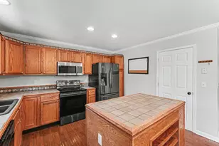305 Eagle Knoll Dr, Washington Township, OH 45153 - Photo 8