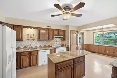4290 Marcrest Drive, Cincinnati, OH 45211 - Photo 2
