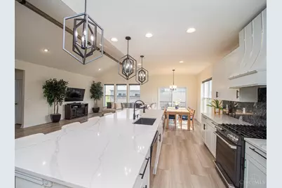 10015 Washington Glen Drive, Washington Twp, OH 45458 - Photo 8