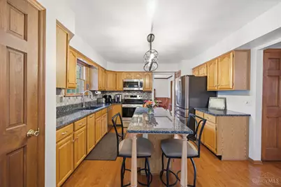 7220 Rolling Meadows Drive, West Chester, OH 45069 - Photo 8
