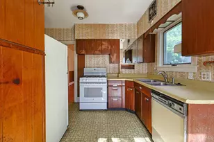 224 Charles St, Wyoming, OH 45215 - Photo 14