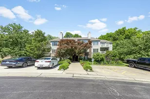 9821 Regatta Dr, Cincinnati, OH 45252 - Photo 2