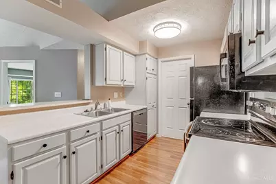 9821 Regatta Drive #303, Cincinnati, OH 45252 - Photo 8