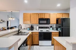 12181 Regency Run Ct, Springfield Township, OH 45240 - Photo 10