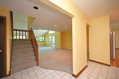 9524 Heather Court, Blue Ash, OH 45242 - Photo 8