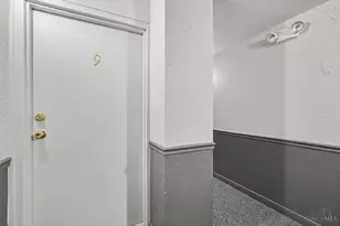 427 Hopkins St, Cincinnati, OH 45203 - Photo 2