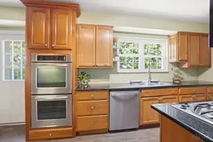 1525 Westview Ct, Reading, OH 45215 - Photo 10