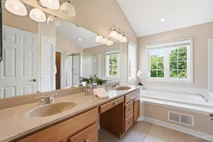 7605 Foxchase Dr, West Chester, OH 45069 - Photo 24