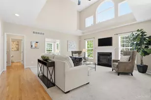 7605 Foxchase Dr, West Chester, OH 45069 - Photo 10
