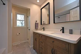 8365 Squirrelridge Dr, Sycamore Township, OH 45243 - Photo 24