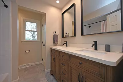 8365 Squirrelridge Drive, Sycamore Township, OH 45243 - Photo 24