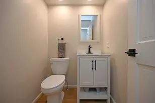 8365 Squirrelridge Dr, Sycamore Township, OH 45243 - Photo 6