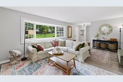 345 Fleming Road, Wyoming, OH 45215 - Photo 2