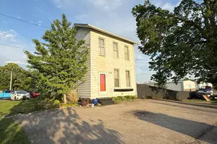8313 Hendrickson Rd, Middletown, OH 45044 - Photo 2