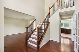 611 Shadowlawn Ln, Miami Township, OH 45140 - Photo 2