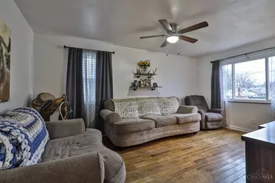 4000 Homelawn Avenue, Cheviot, OH 45211 - Photo 6