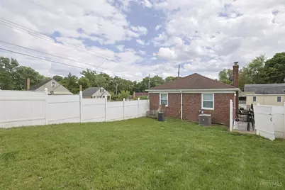 4000 Homelawn Avenue, Cheviot, OH 45211 - Photo 34