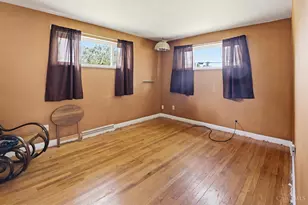 911 Lakeside Dr, Springfield Township, OH 45231 - Photo 22