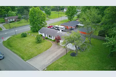 911 Lakeside Drive, Springfield Township, OH 45231 - Photo 4
