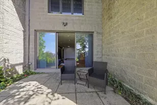 2138 Ohio Ave, Cincinnati, OH 45219 - Photo 12