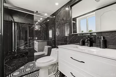 880 Rue De La Paix #T24, Cincinnati, OH 45220 - Photo 18