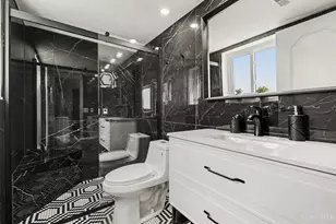 880 Rue De La Paix, Cincinnati, OH 45220 - Photo 18