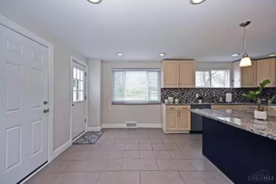 10178 Zig Zag Road, Blue Ash, OH 45242 - Photo 12
