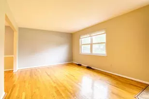 1667 Clemson Cir, Cincinnati, OH 45255 - Photo 2