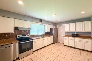 3770 Julie Dr, Franklin Township, OH 45005 - Photo 6
