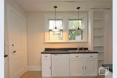 705 Riddle Road, Cincinnati, OH 45220 - Photo 6