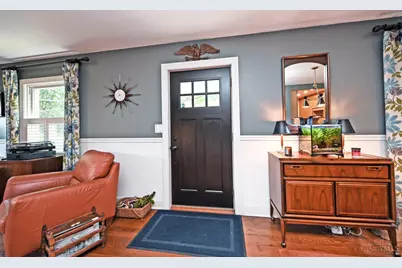 7010 Wooster, Cincinnati, OH 45227 - Photo 2