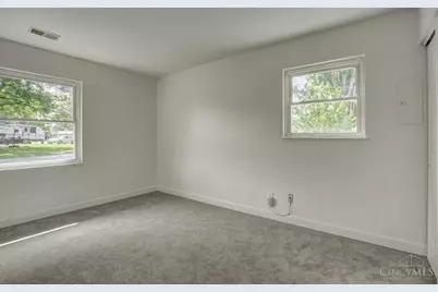 8075 Queens Avenue, Sycamore Township, OH 45236 - Photo 10