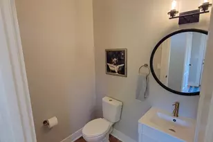 103 W Sharon Rd, Glendale, OH 45246 - Photo 8