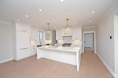 1080 Tuscany Place, Cincinnati, OH 45226 - Photo 8