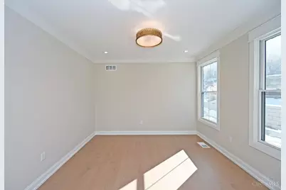 1080 Tuscany Place, Cincinnati, OH 45226 - Photo 4