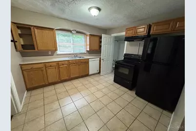 2484 Montana Avenue, Cincinnati, OH 45211 - Photo 4