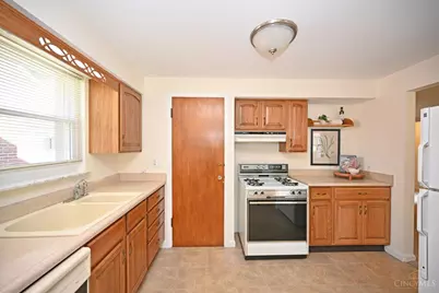 3810 S Broadlawn Circle, Silverton, OH 45236 - Photo 20