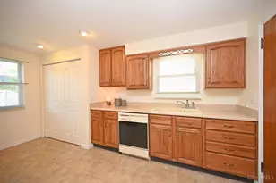 3810 S Broadlawn Cir, Silverton, OH 45236 - Photo 24