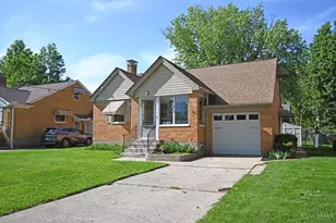 3810 S Broadlawn Cir, Silverton, OH 45236 - Photo 1