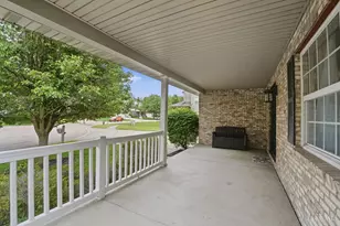 5687 Pepperridge Ct, Hamilton Township, OH 45039 - Photo 4