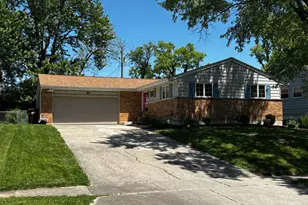 546 Brunswick Dr, Forest Park, OH 45240 - Photo 2
