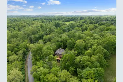 8690 Hopewell Road, Indian Hill, OH 45242 - Photo 10