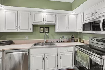 1326 Pennsbury Drive #20, Green Township, OH 45238 - Photo 6