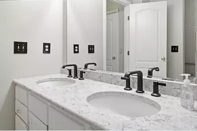 764 Southmeadow Circle, Springfield Township, OH 45231 - Photo 34