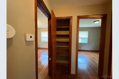 218 Ridgeway Road, Cincinnati, OH 45216 - Photo 4