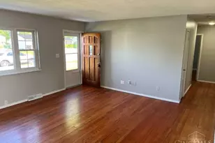 428 Cranewood Dr, Trenton, OH 45067 - Photo 2