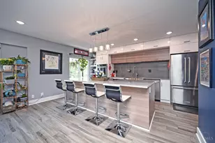 2200 Victory Pkwy, Cincinnati, OH 45206 - Photo 2