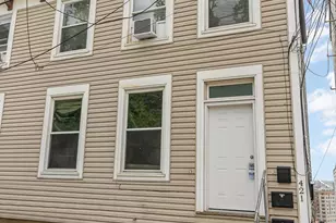 421 Oregon St, Cincinnati, OH 45202 - Photo 2