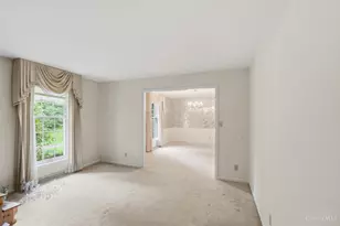 4 Beechurst Woods Ln, Green Township, OH 45233 - Photo 8